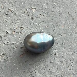 Real black shiny pearl natural